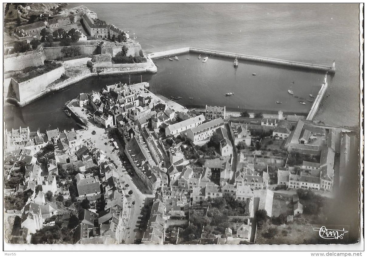 CPSM - FRANCE (56)- LE PALAIS - BELLE -ILE : Vue Aérienne  Vers La Mer , Le Centre Et Le Port -  1954 . - Palais