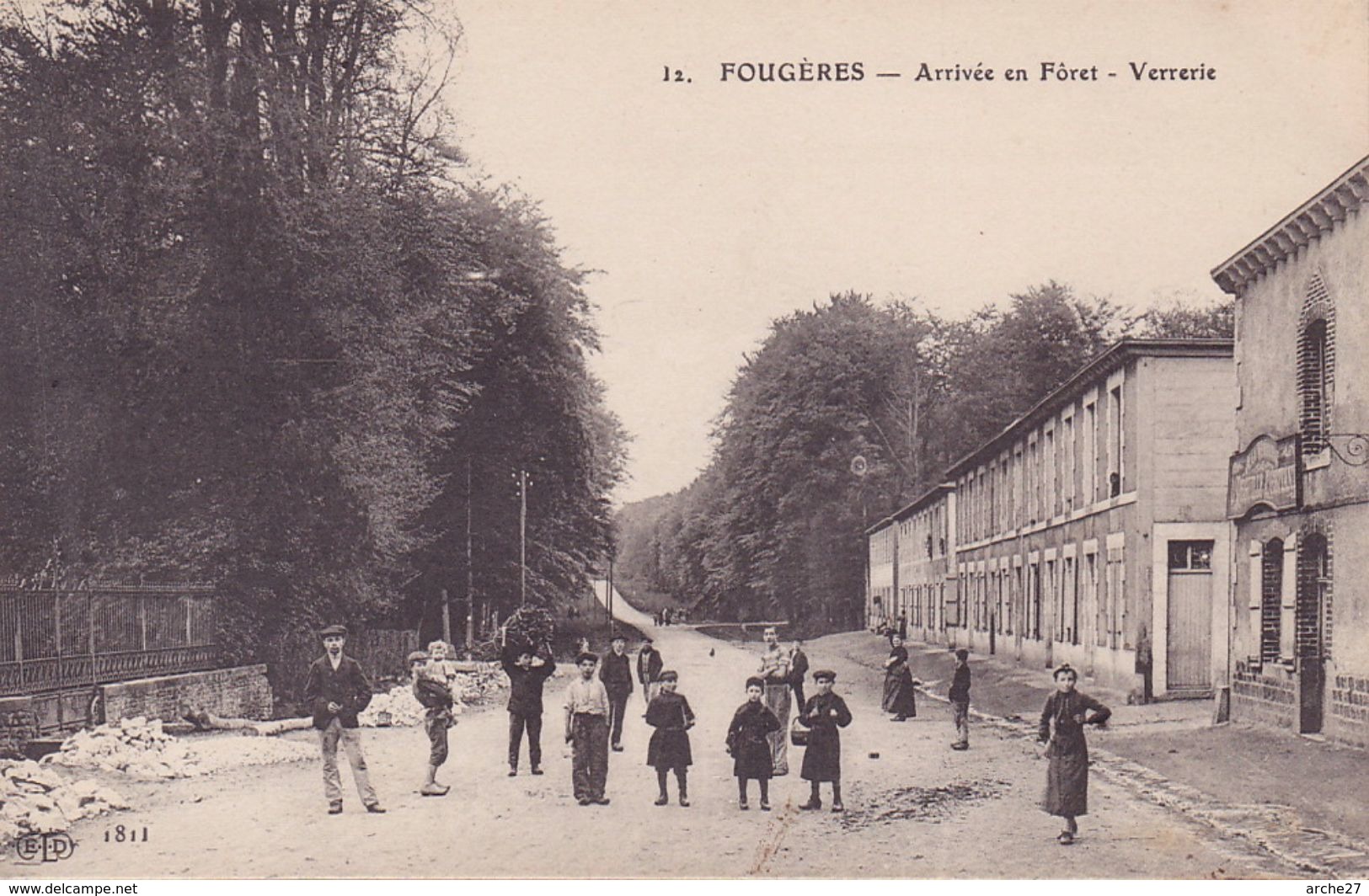 CPA - 35 - FOUGERES - Arrivée En Fôret - Verrerie - 12 - Fougeres