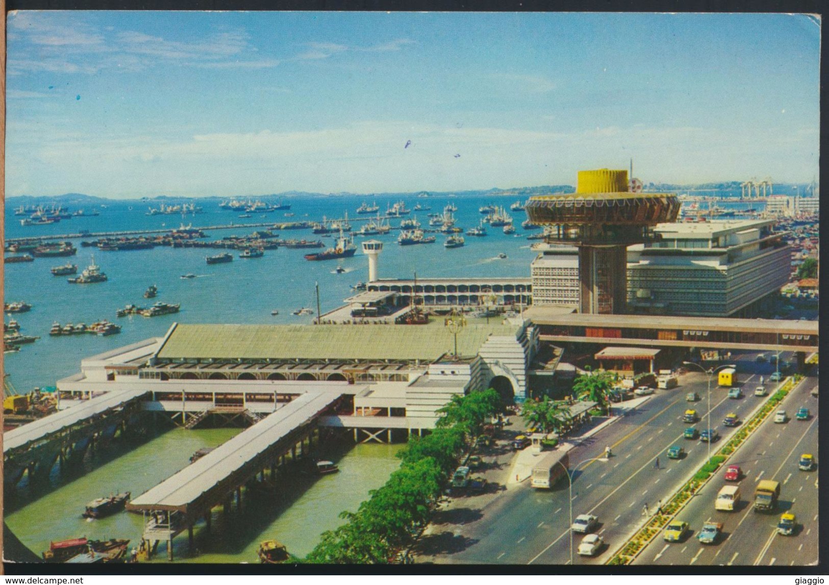 °°° 6735 - SINGAPORE - CLIFFORD PIER AND CHANGE ALLEY AERIAL PLAZA - 1976 With Stamps °°° - Singapore