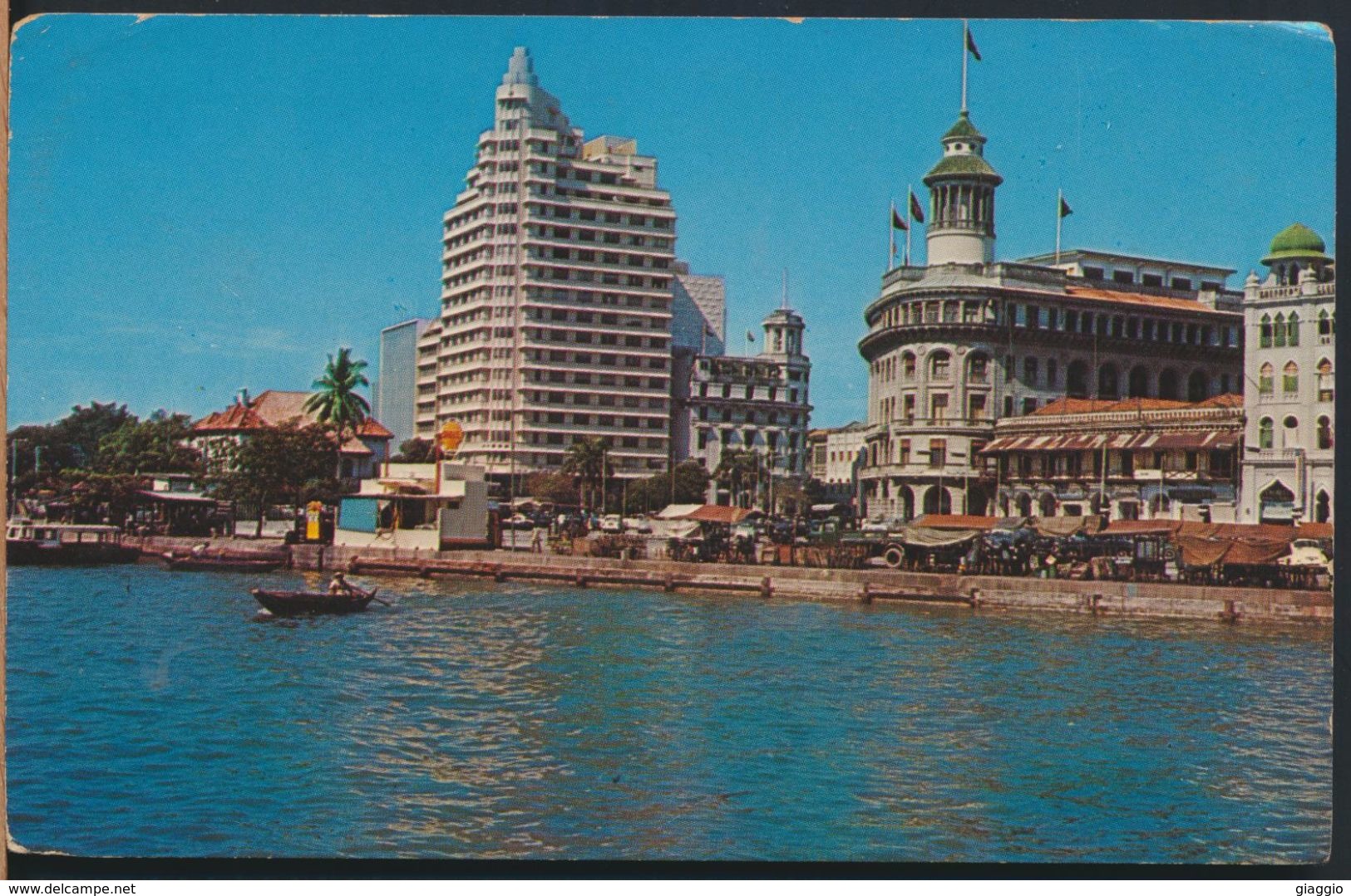 °°° 6739 - SINGAPORE - WATERFRONT SKYLINE - 1960 With Stamps °°° - Singapur