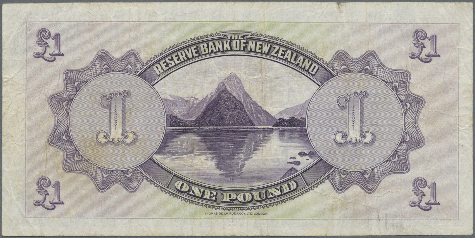 01834 New Zealand / Neuseeland: 1 Pound ND P. 155, Used With Folds And Creases, No Holes, One Tiny Tear Fixed At Upper B - Nouvelle-Zélande