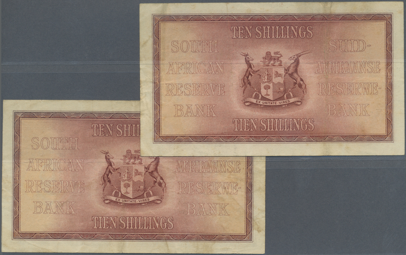 02945 South Africa / Südafrika: Set Of 2 Notes 10 Shilings 1947 P. 82e Used With Folds But No Holes Or Tears, Still Stro - Afrique Du Sud