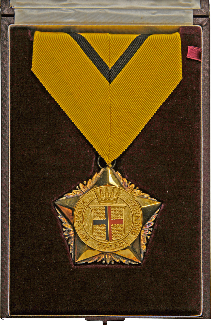 05475 Medaillen Alle Welt: Orden Von Sarawak, Am Band, Mit Box. Größe 70mm, Silber Vergoldet, John Pinches, London. Umsc - Non Classés