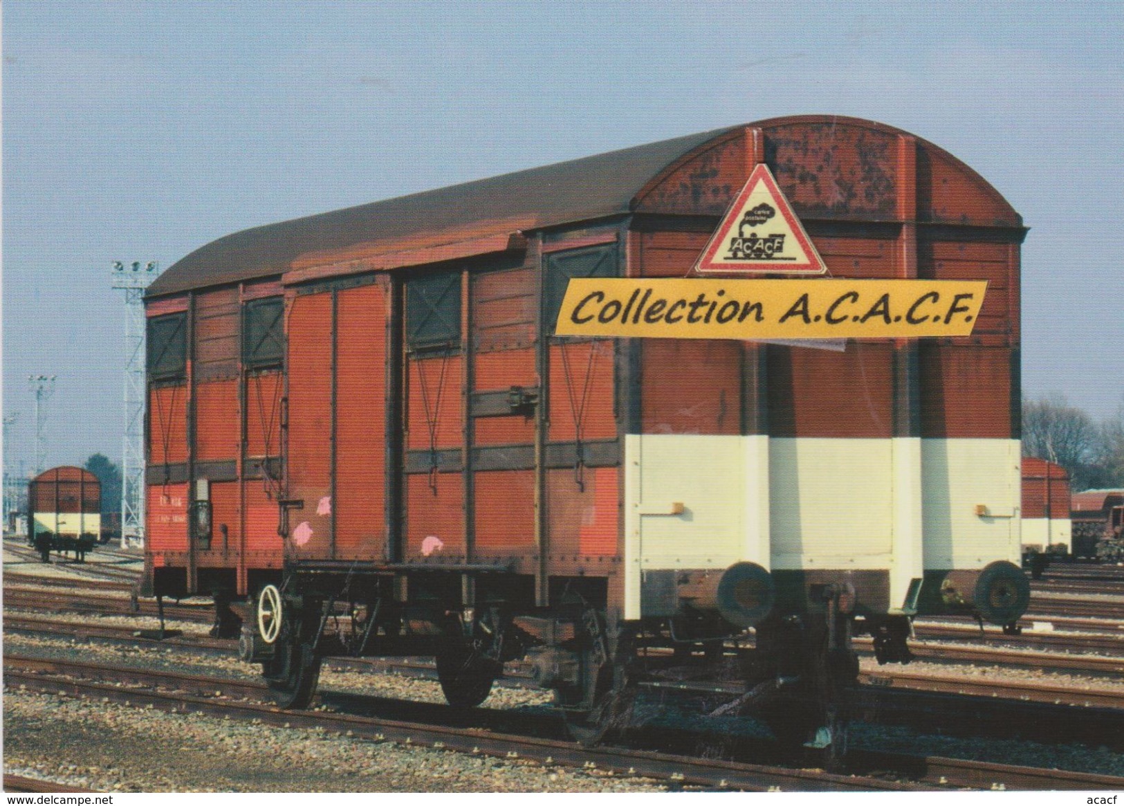 Wagon Couvert Type G, Utilisé Comme Heurtoir Au Triage Du Mans (72) - - Matériel