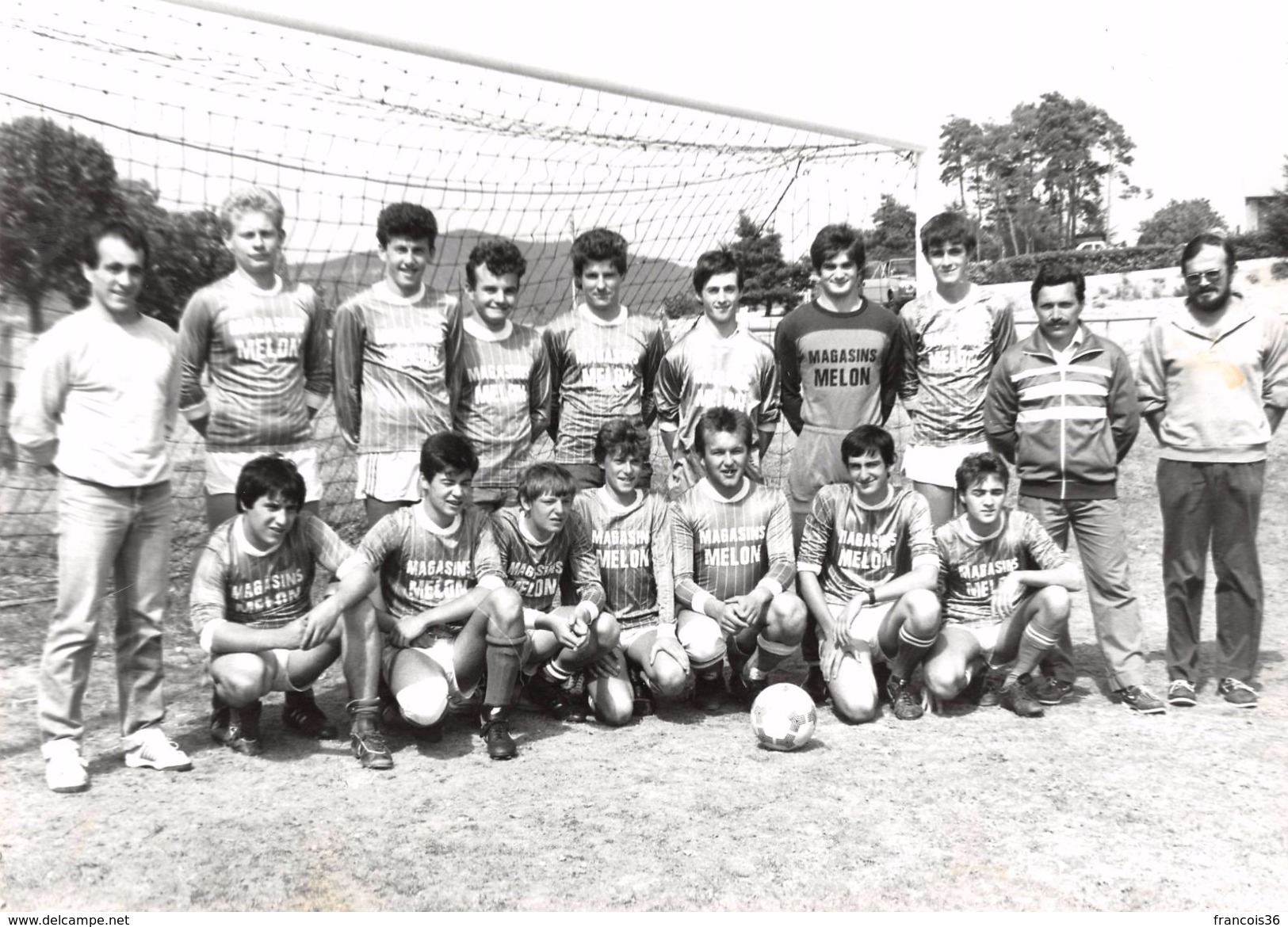 Lot de 46 moyennes / grandes photographies : Annonay - Equipes de Football - Foot 1982 1984 1985 A.S.R