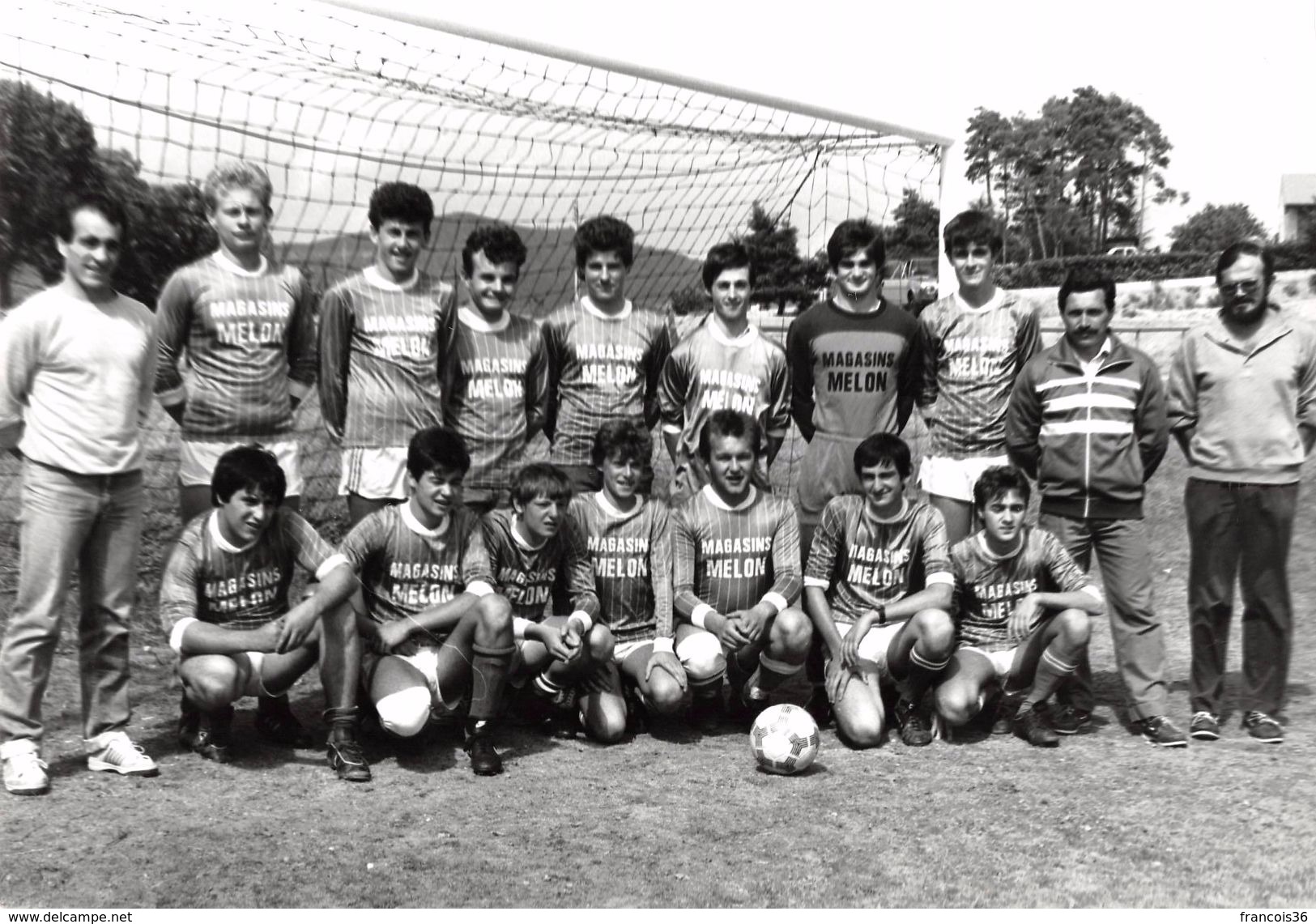 Lot de 46 moyennes / grandes photographies : Annonay - Equipes de Football - Foot 1982 1984 1985 A.S.R