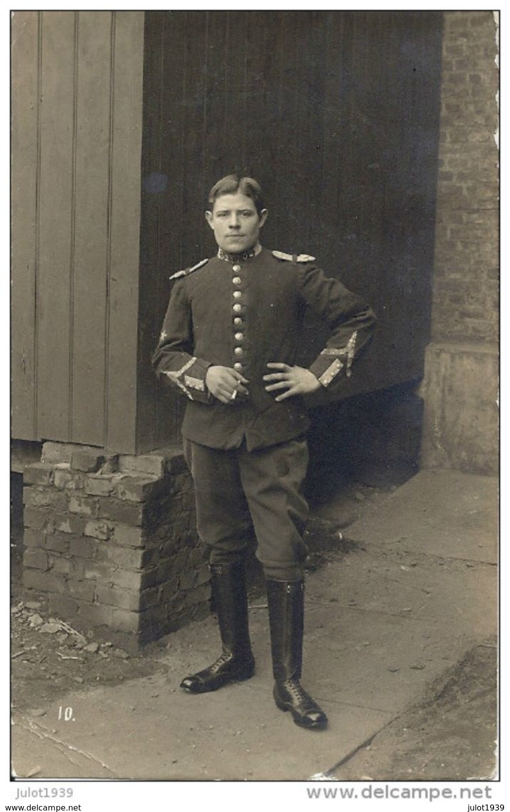 PRISONNIER De GUERRE ..-- MILITARIA . Pierre Emile . 1915 Vers Château Du Mesnil à CLAIREFONTAINE . Voir Verso . - Rambouillet