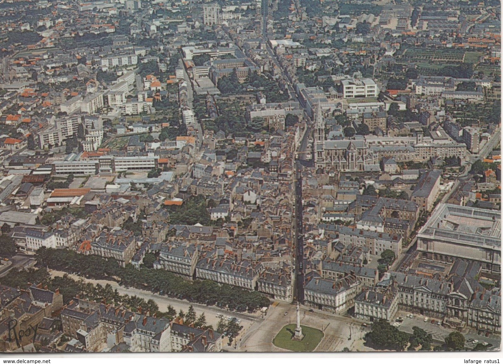 NANTES VUE AERIENNE SUR LES QUARTIERS ST CLEMENT ET SAINT DONATIEN - Nantes