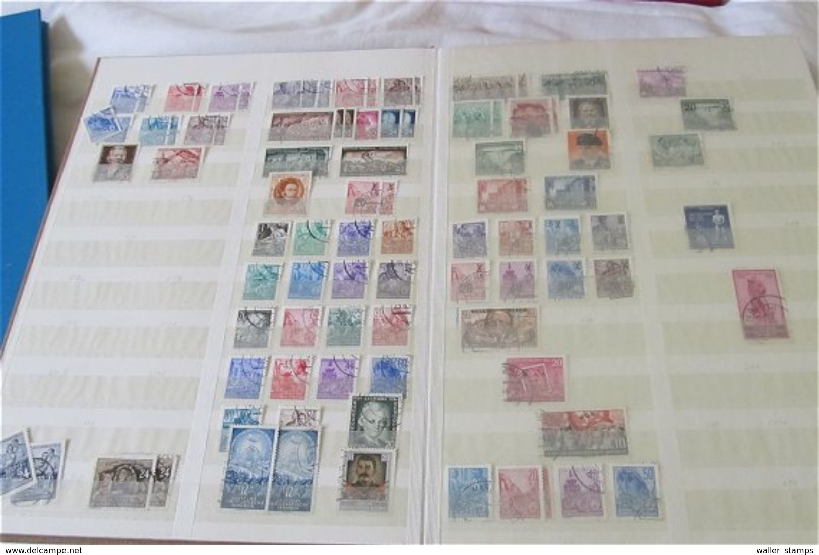 Lot With Stamps In 6 Albums