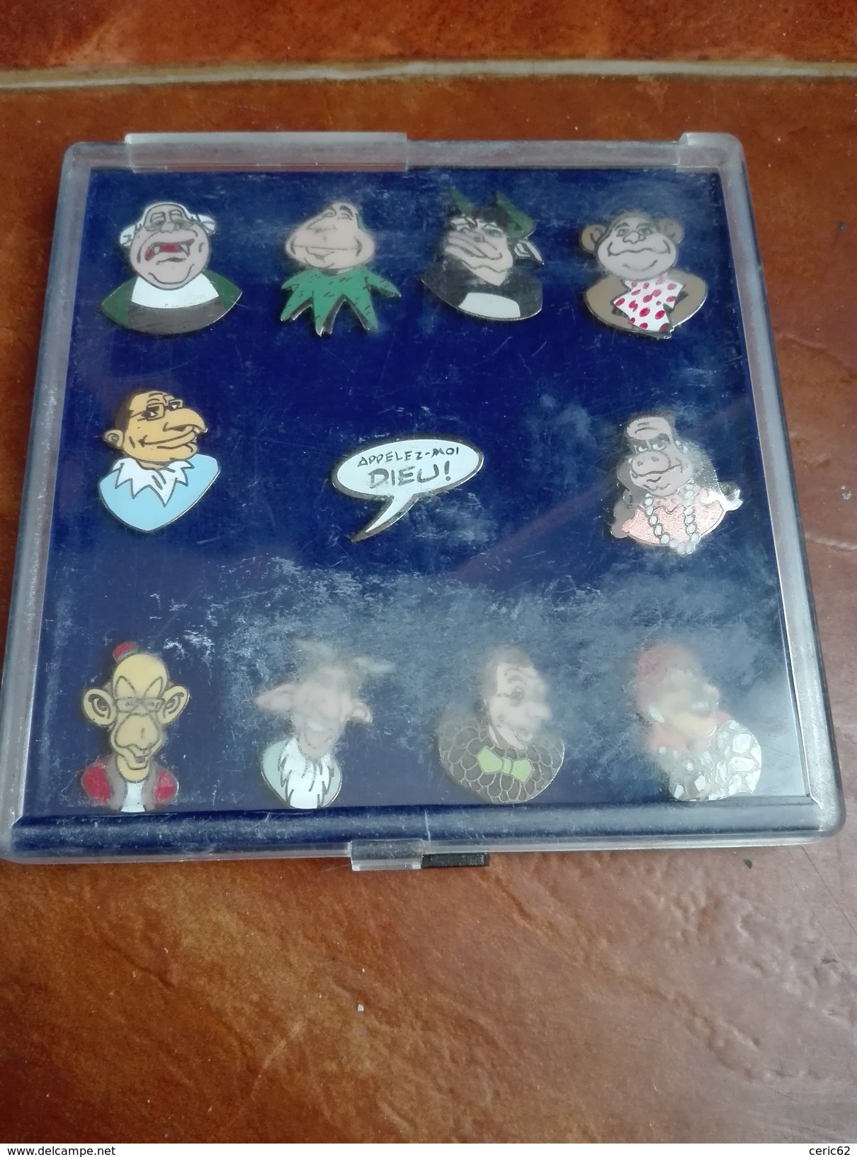 RARE COFFRET DE 11 PINS SUR LE BEBETTE SHOW - Personaggi Celebri