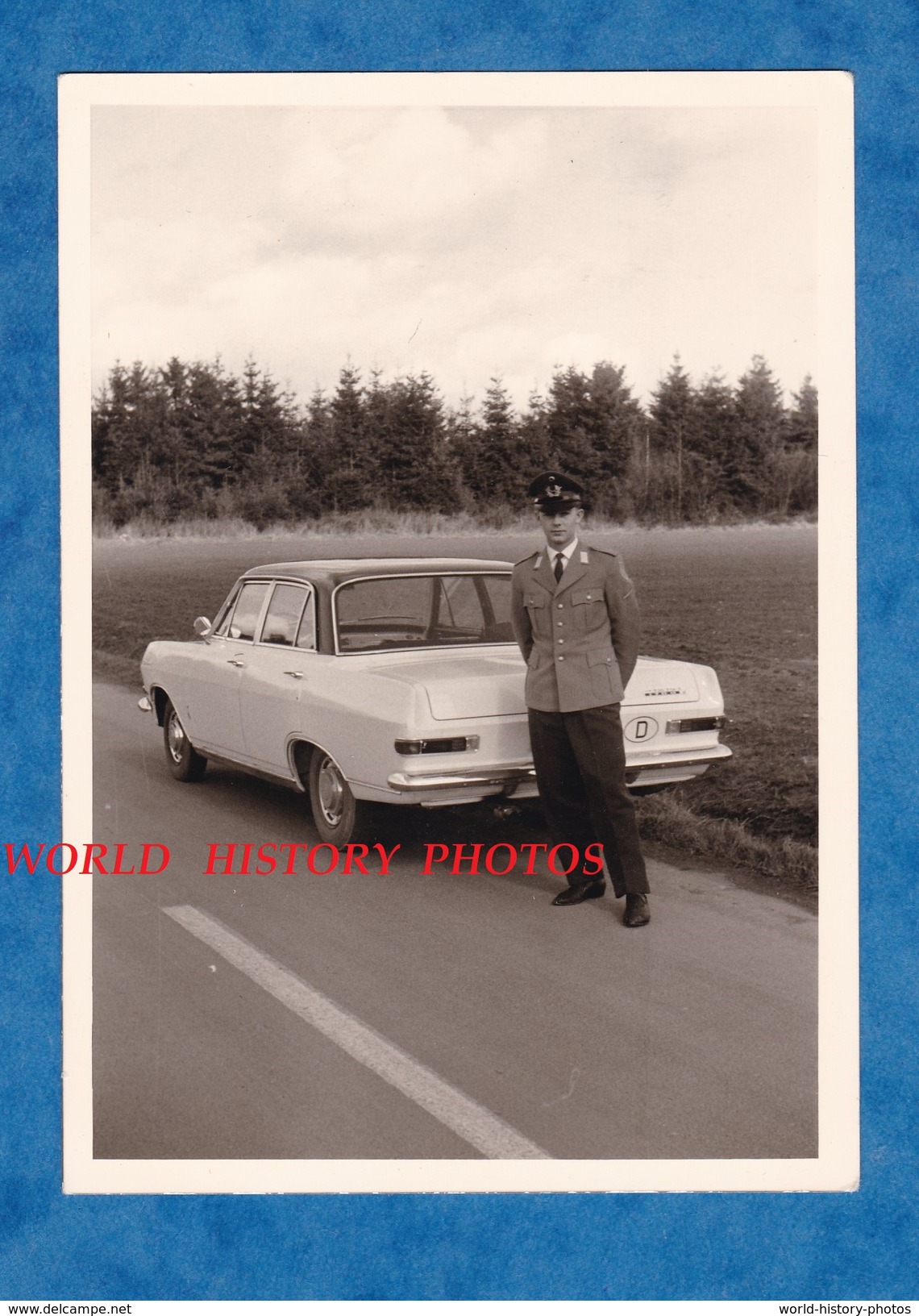 Photo Ancienne - DIEZ / LAHN , Germany - Portrait D'un Militaire ? Gendarme ? Devant Une Belle Automobile  à Identifier - Automobili
