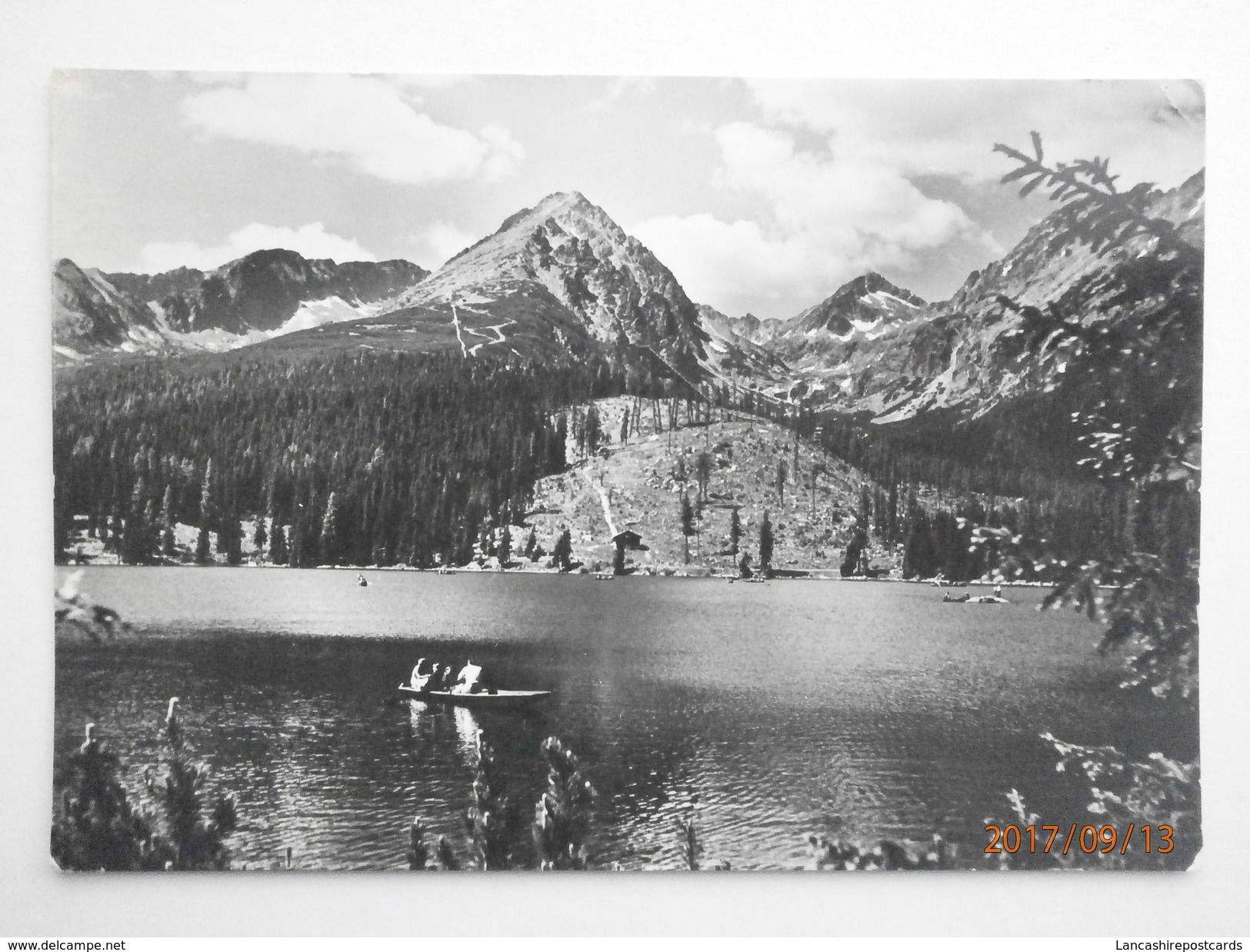 Postcard Tatransky Narodny Park Boats On Lake My Ref B21909 - Czech Republic