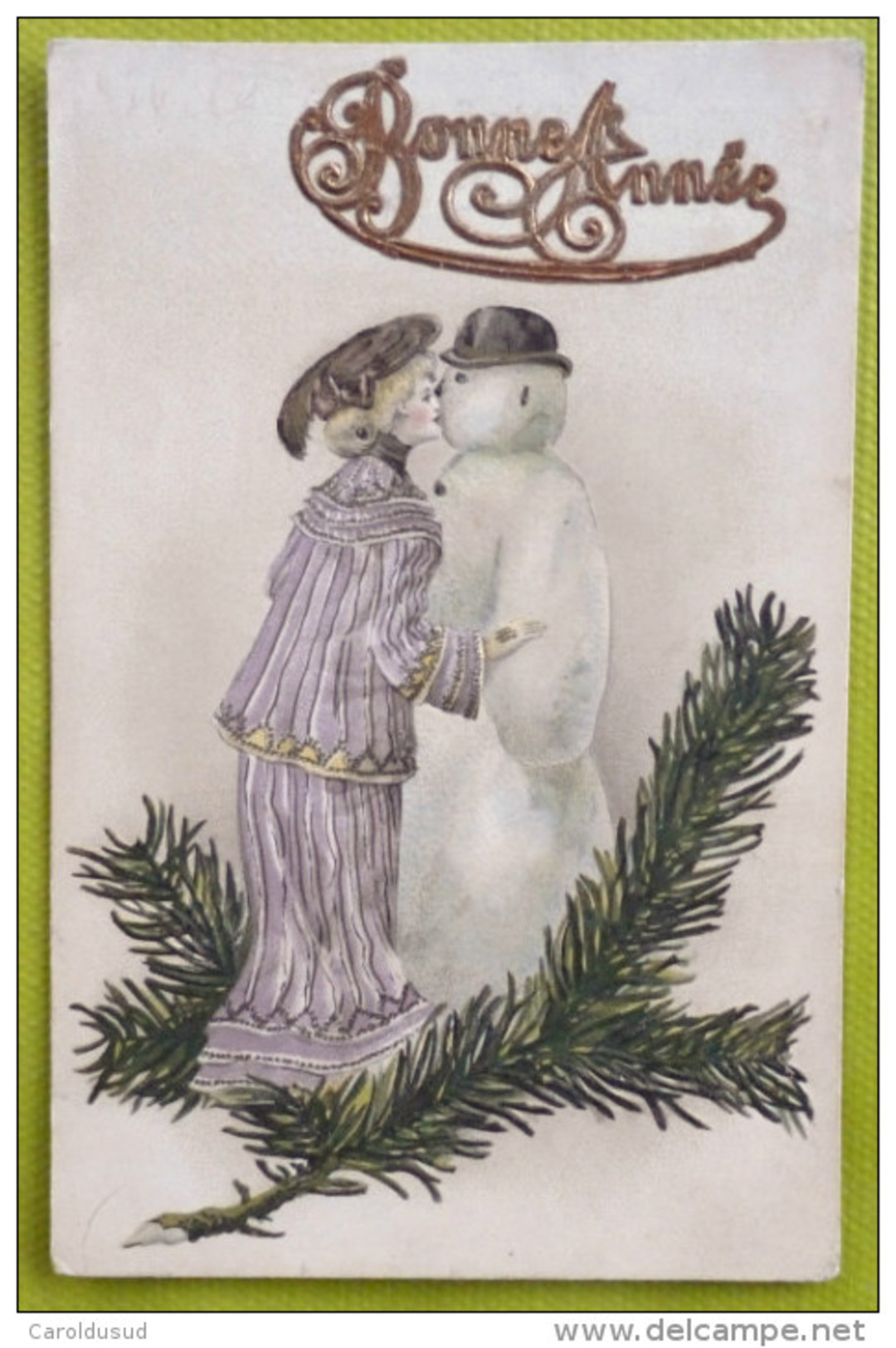 RARE Litho Chromo Relief Illustrateur Art Nouveau Femme Embrassant Baiser Bonhomme De Neige Humanisé Branche De Sapin - Femmes