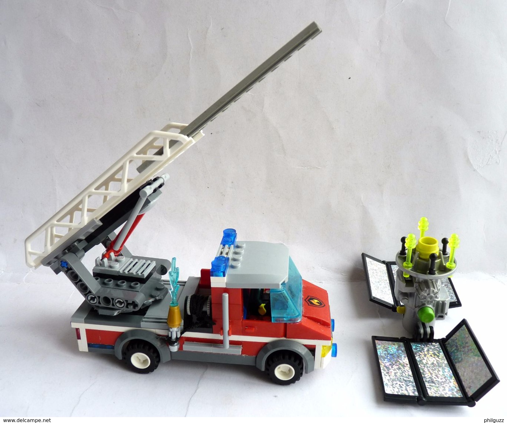 CAMION DE POMPIER Grande échelle MK 60003 + SATELLITE - LEGO 60003 Légo - Lego System