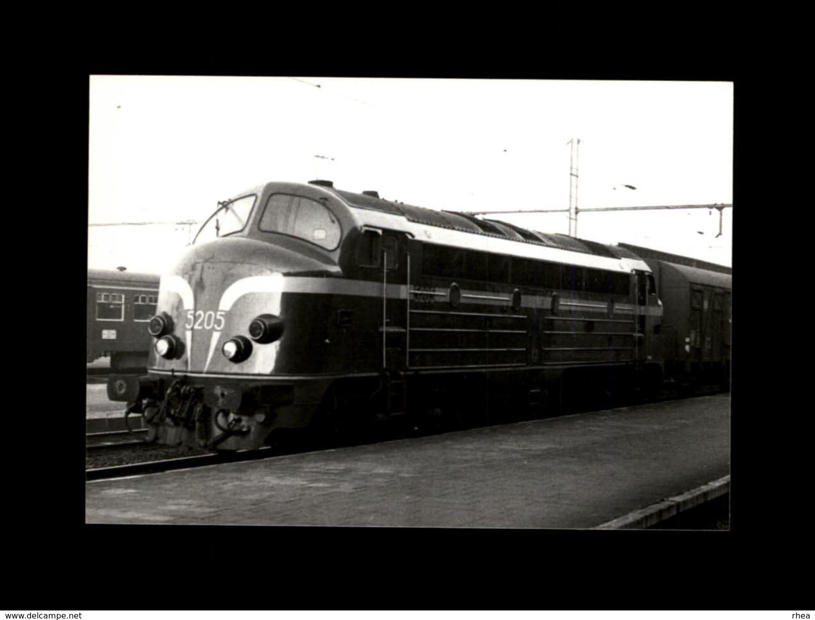 TRAINS - NAMUR - BELGIQUE - Locomotive 5205 - Trains