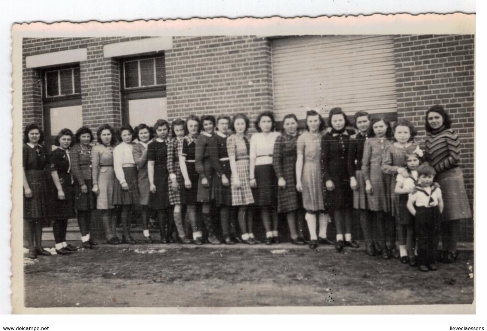 Minderhout Fotokaart Klas Snit En Naad Met Lerares Maria Bruneel +/- 1942 - Hoogstraten