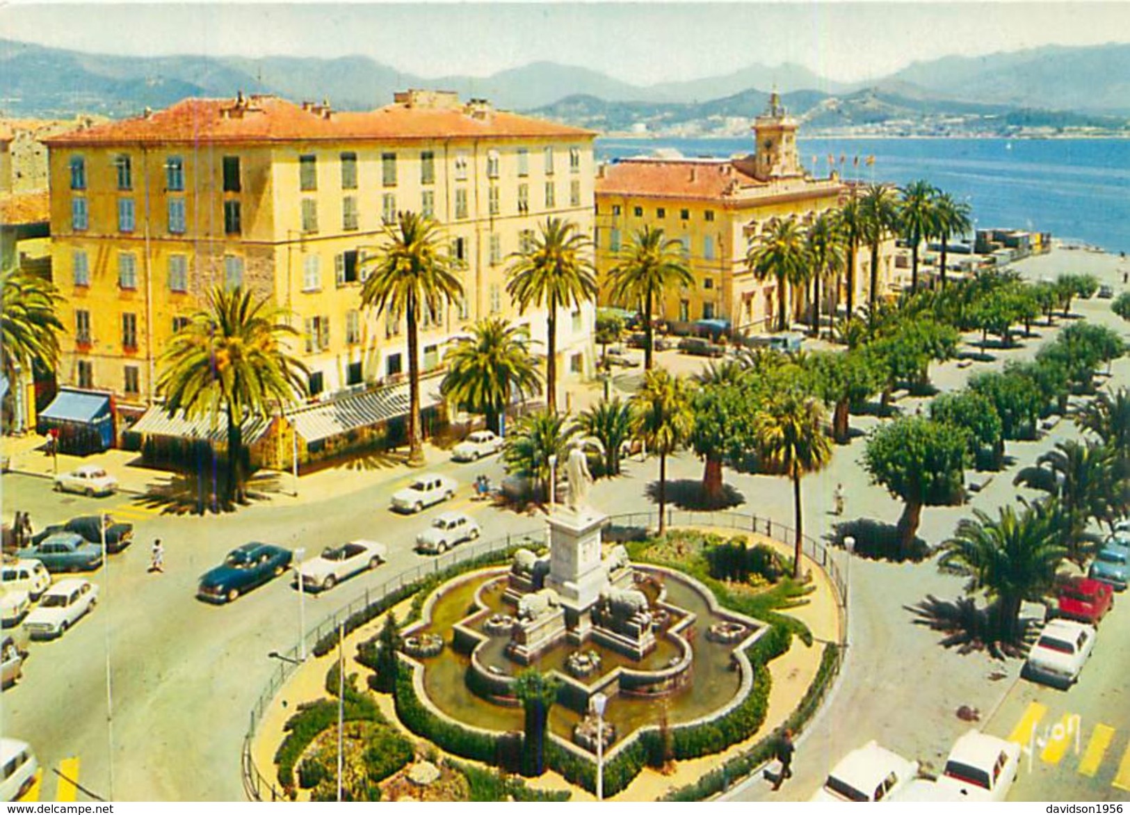 Cpsm  -    Corse - Ajaccio- Place Foch     Y178 - Ajaccio