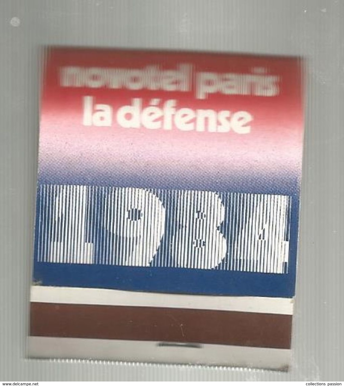 Tabac , Boite, Pochette D'ALLUMETTES, 2 Scans, Publicité, NOVOTEL , Hôtel , Paris LA DEFENSE ,1984 , Rothmans - Luciferdozen