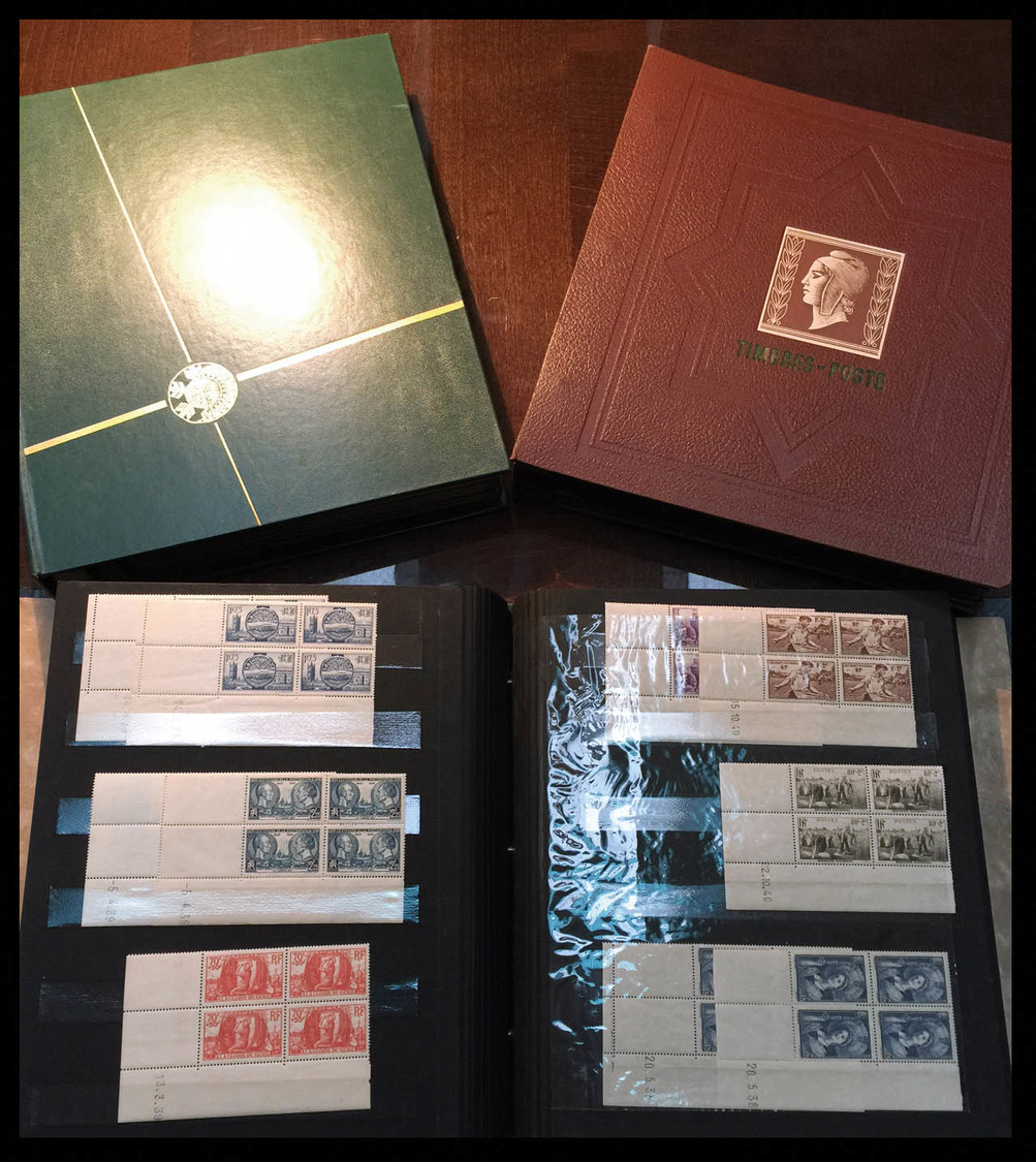 ** 1926/1961: Blocs De 4 Coins Datés, Collection En 3 Albums, De Bonnes Valeurs. TB  Cote: 7943 Euros  Qualité: ** - Collections