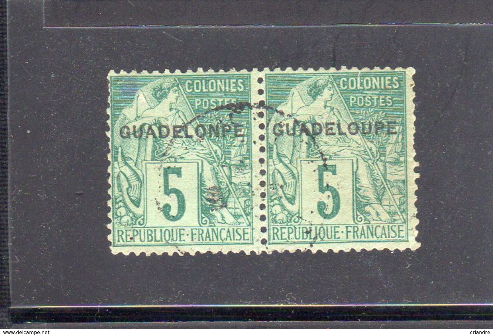 Guadeloupe: Variété:paire Horizontale Timbres Surchargés  N° 17 Dont Une Variété 17a (guadelonpe) - Oblitérés