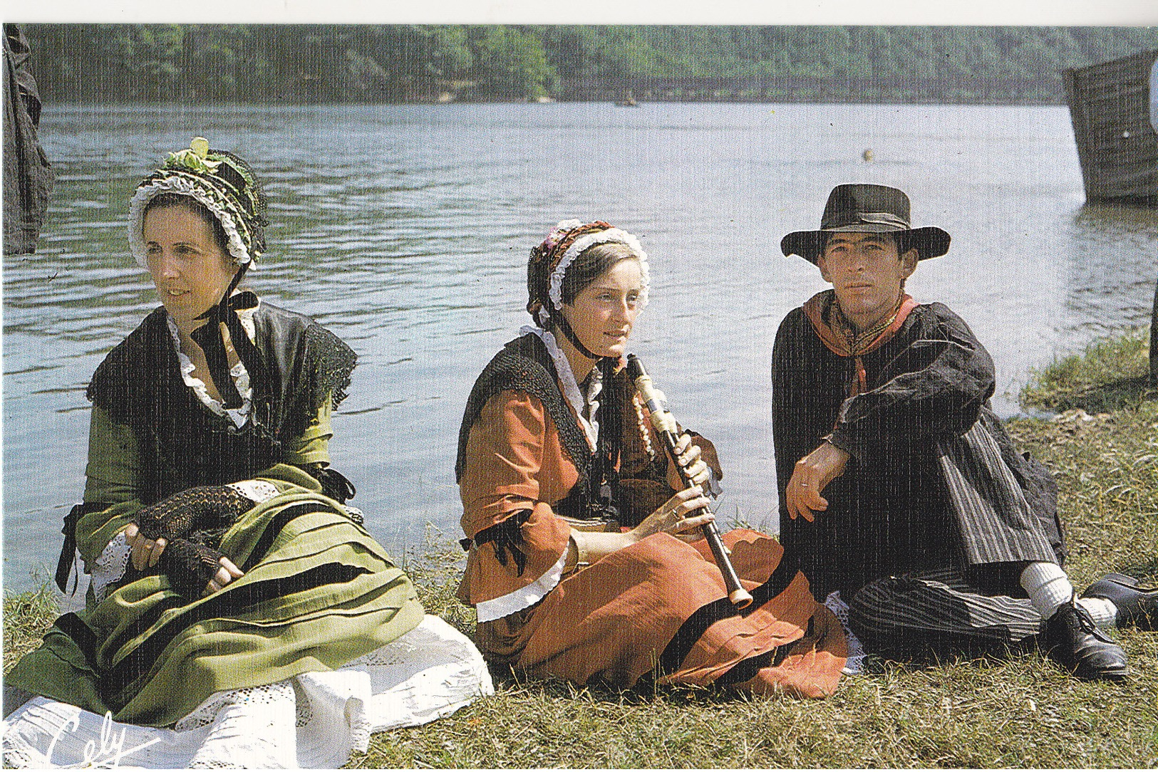 La Pastourelle Groupe Folklorique Rouergat - Costumes