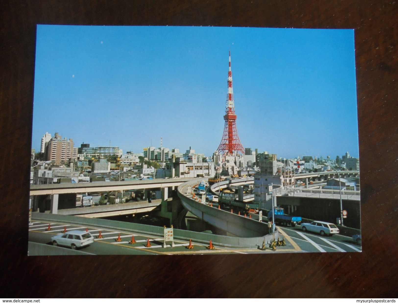 51921 POSTCARD:JAPAN: TOKYO: Tokyo Tower Standing Near The West Corner Of Shiba Park. (Size.16.5 X 11.5 Cm.) - Tokio