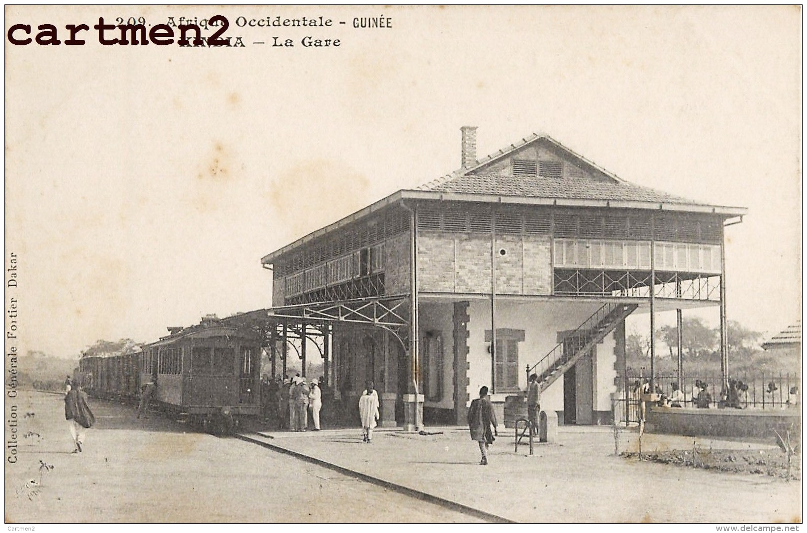 GUINEE KINDIA LA GARE LOCOMOTIVE CHEMIN DE FER GARE TRAIN AFRIQUE - Guinée Française