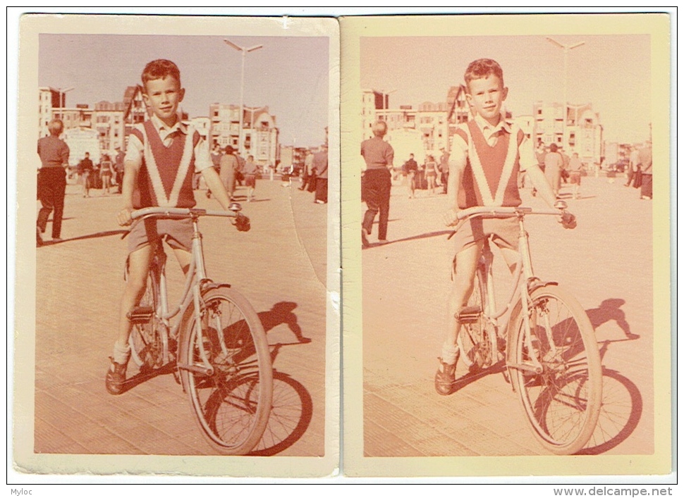 Foto/Photo. Knocke 1955. Jeune Garçon &amp; Vélo Sur La Digue. Lot De 2 Photos - Plaatsen