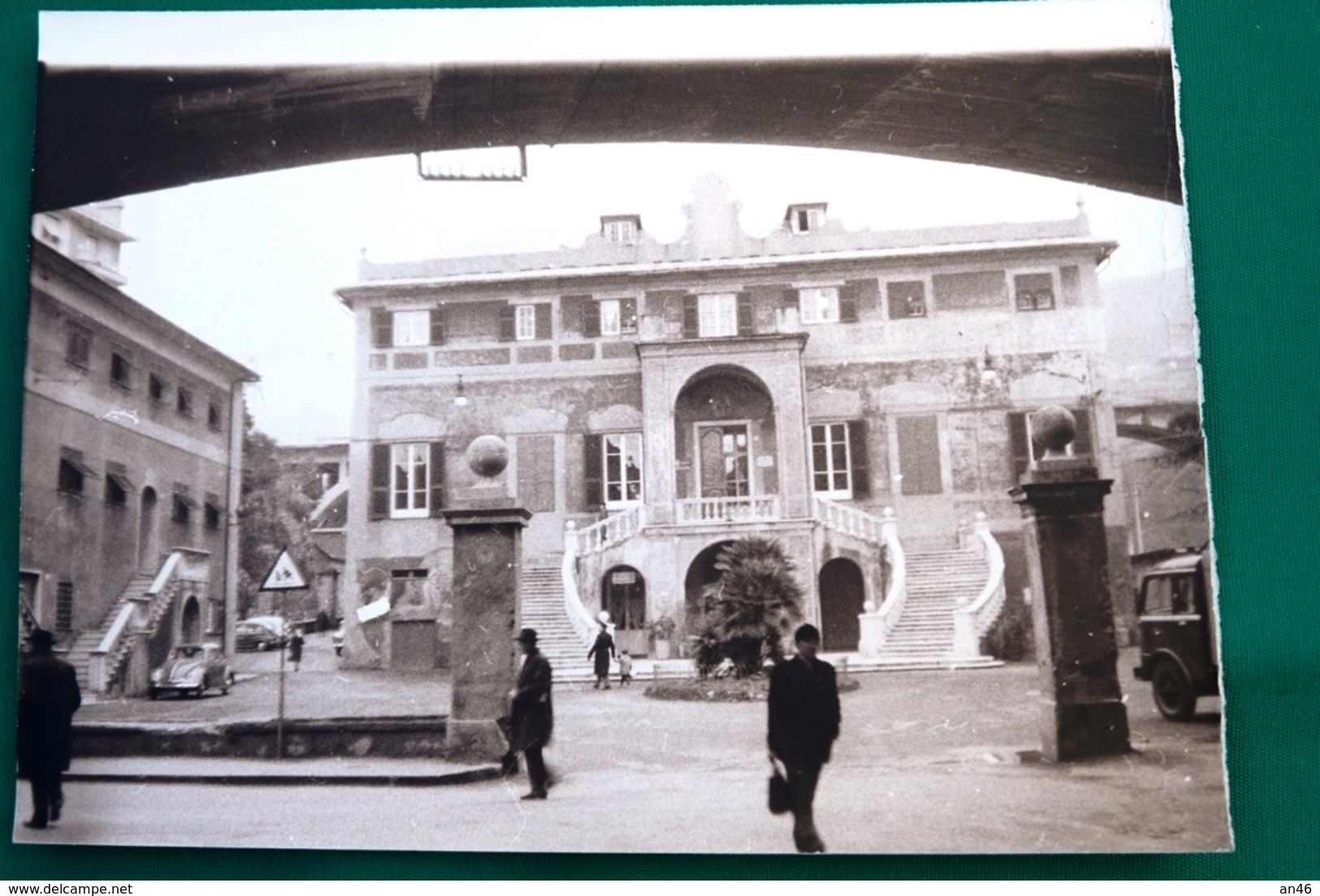 FOTOGRAFIA_PHOTO_ITALIA_PIAZZA ANIMATA_PALAZZO IMPORTANTE _DA DECIFRARE_ - Luoghi