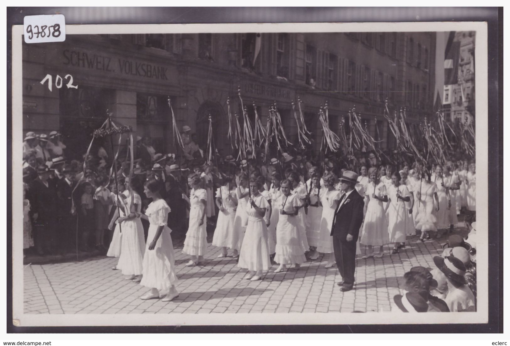 DEFILE DE FEMMES NON SITUE - ( PEUT-ÊTRE ZÜRICH OU ZOUG, NEUGASSE 1 ) - TB - Zugo