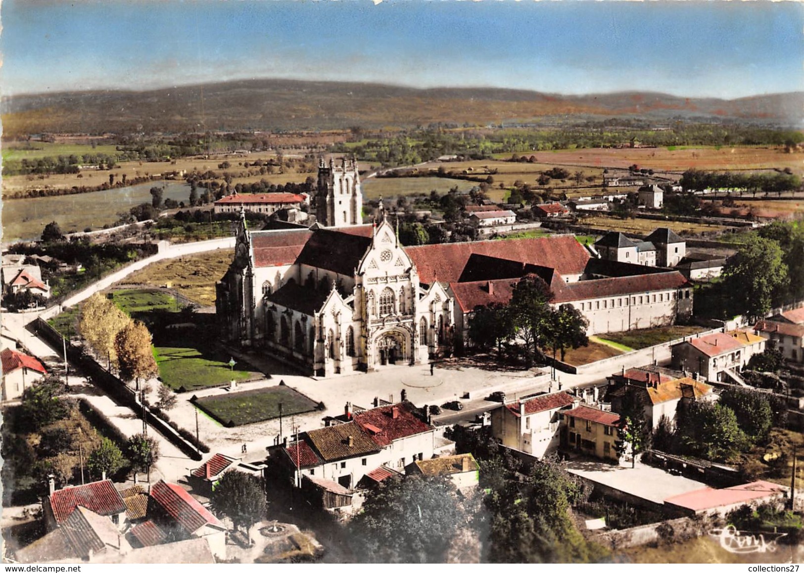 01-BOURG-EN-BRESSE- EGLISE DE BROU VUE AERIENNE - Brou - Chiesa