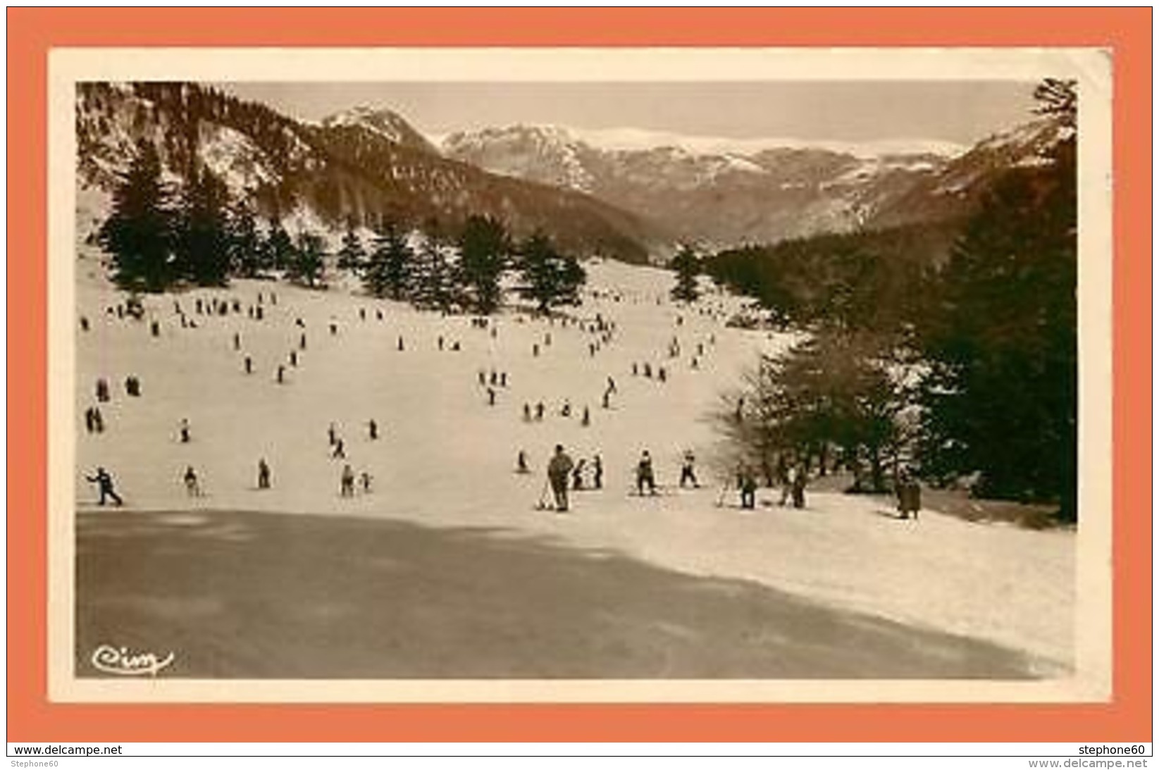 A560 / 211  63 - Sports D'Hiver Au Mont Dore Champs De Neige - Autres & Non Classés