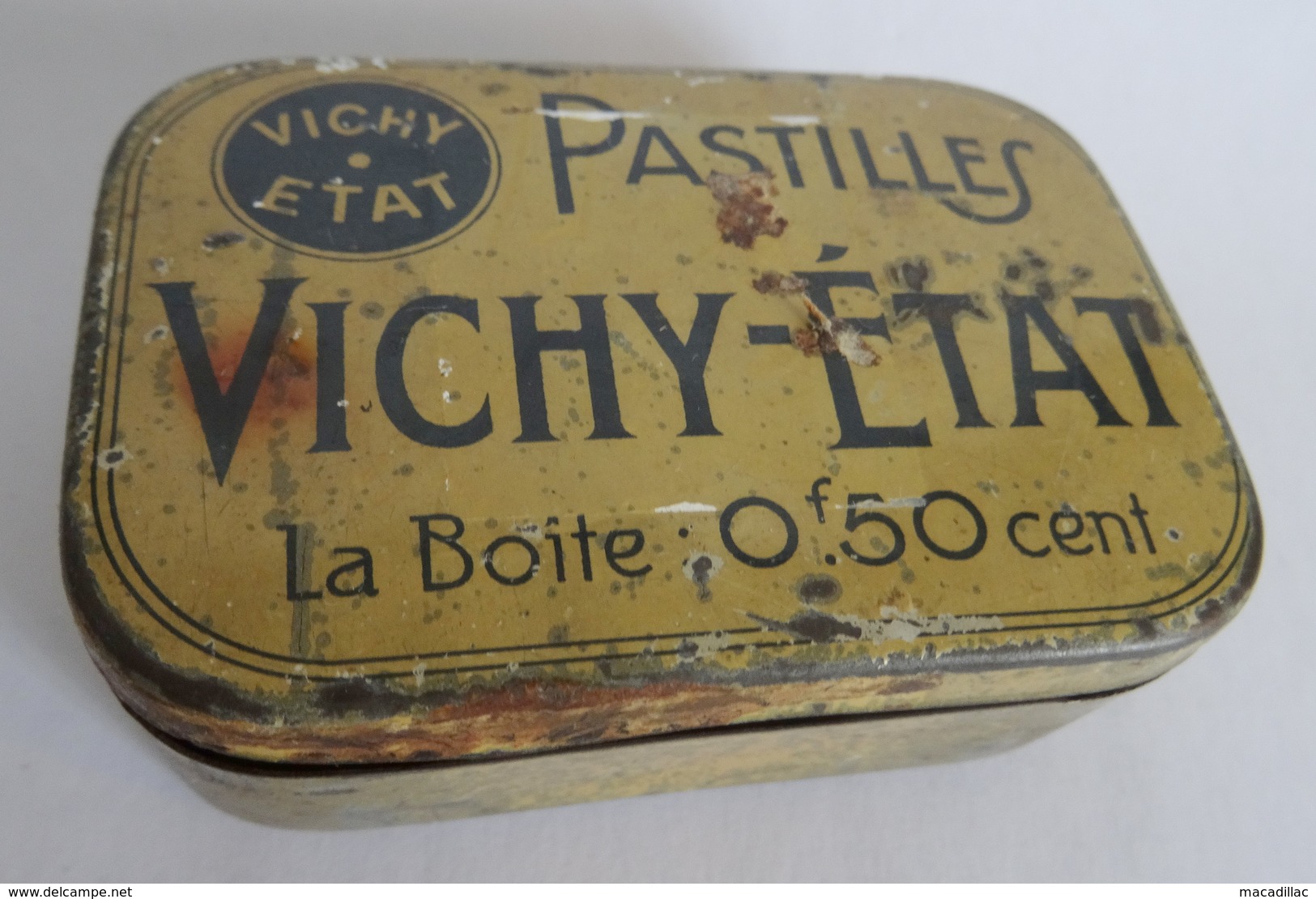 Boite Ancienne De Pastilles VICHY ETAT  Boite 0F50 Cent - Dozen