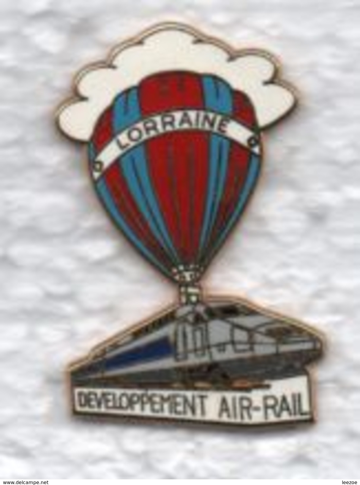 PIN'S Ballard TGV, DEVELOPPEMENT AIR-RAIL BALLARD DORE OR FIN...TRAIN COULEUR BLEU..Montgolfière - TGV