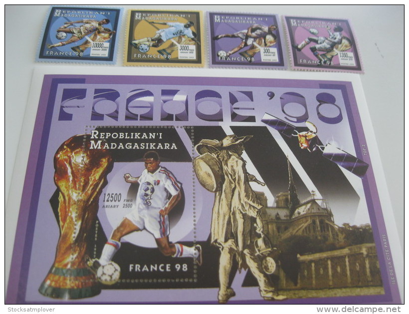 Madagascar-1997-soccer France98-MI.1882-85,BL.273 - Madagascar (1960-...)