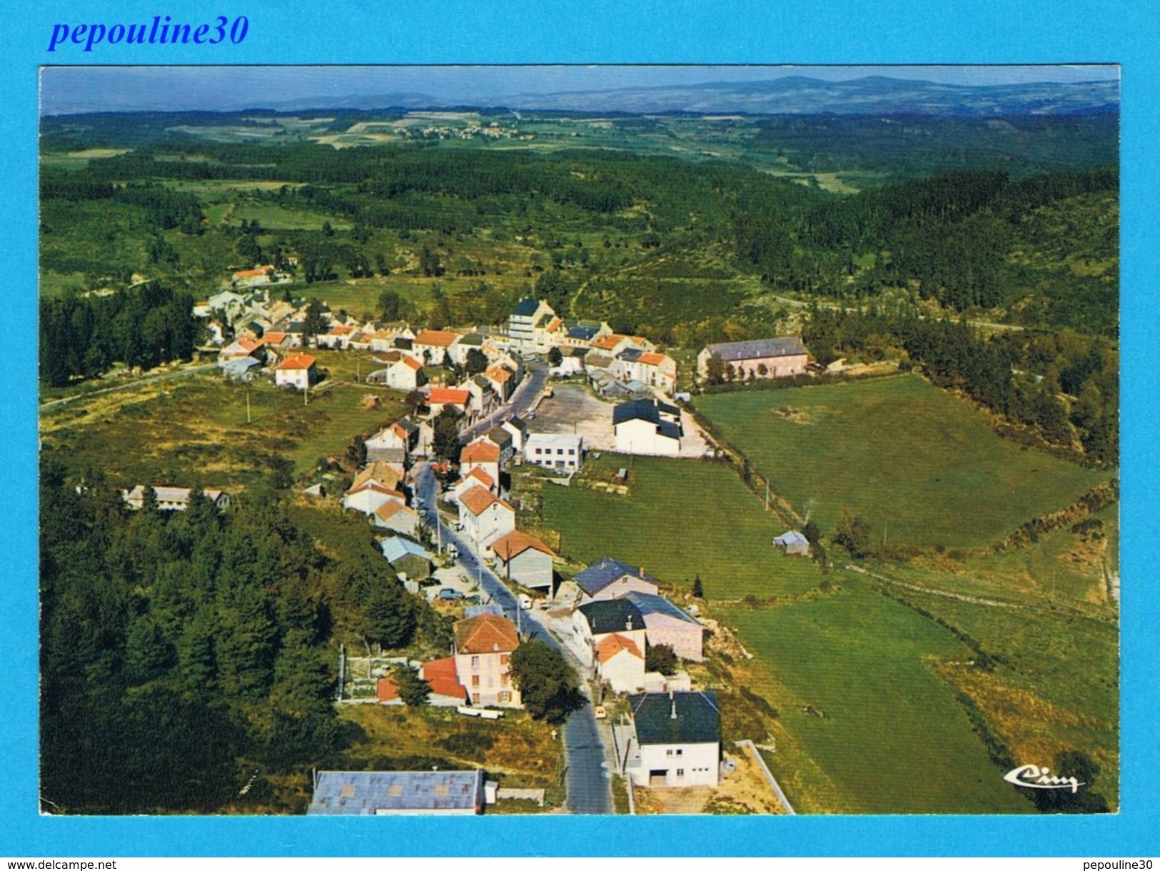 ** GRANDRIEUX (Lozère) VUE GÉNÉRALE AÉRIENNE ** - Gandrieux Saint Amans