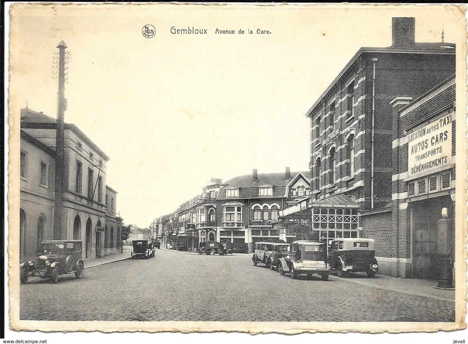 CPA / AK / PK   -  GEMBLOUX  Avenue De La Gare  ( Taxis , Oldtimer , Gare ) - Gembloux