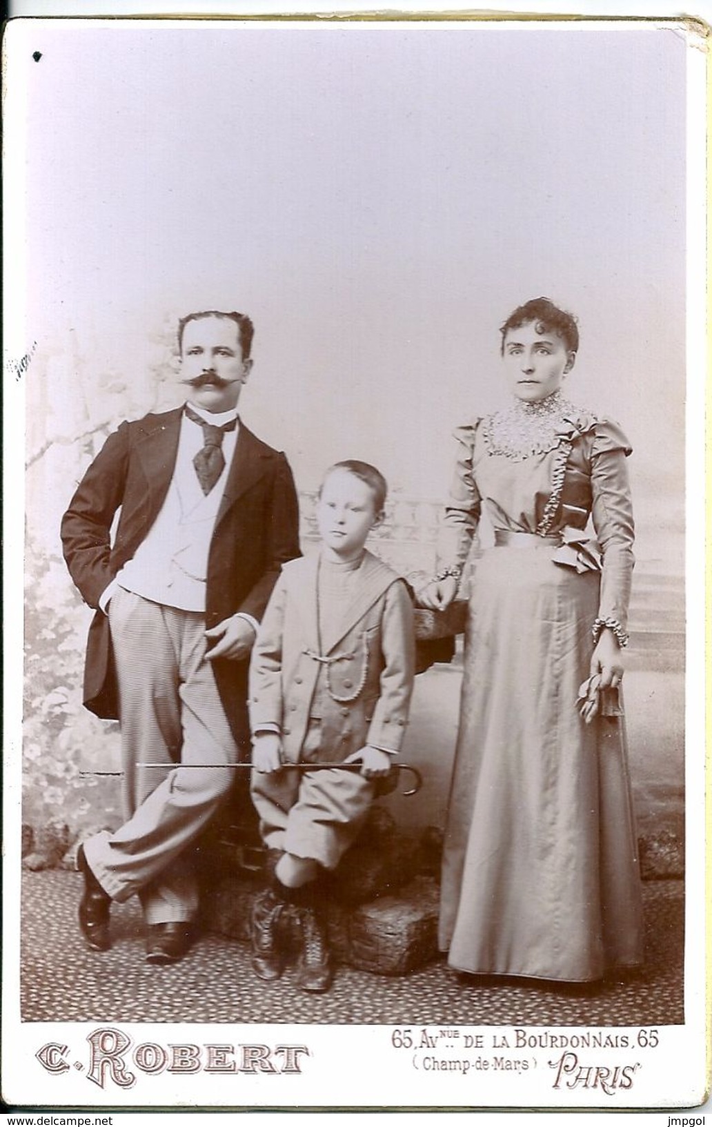 Photo Couple Avec Enfant C.Robert Avenue De La Bourdonnais Paris - Oorlog, Militair