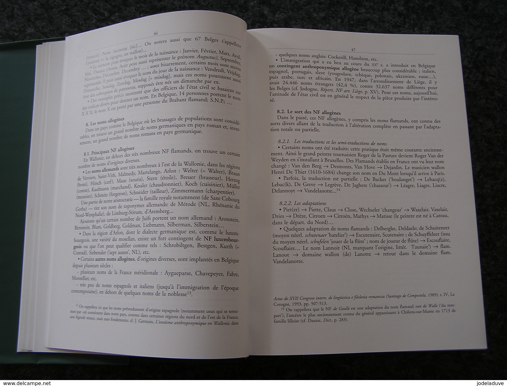 DICTIONNAIRE DES NOMS DE FAMILLE EN BELGIQUE ROMANE ET DANS LES REGIONS LIMITROPHES J Herbillon 2 tomes