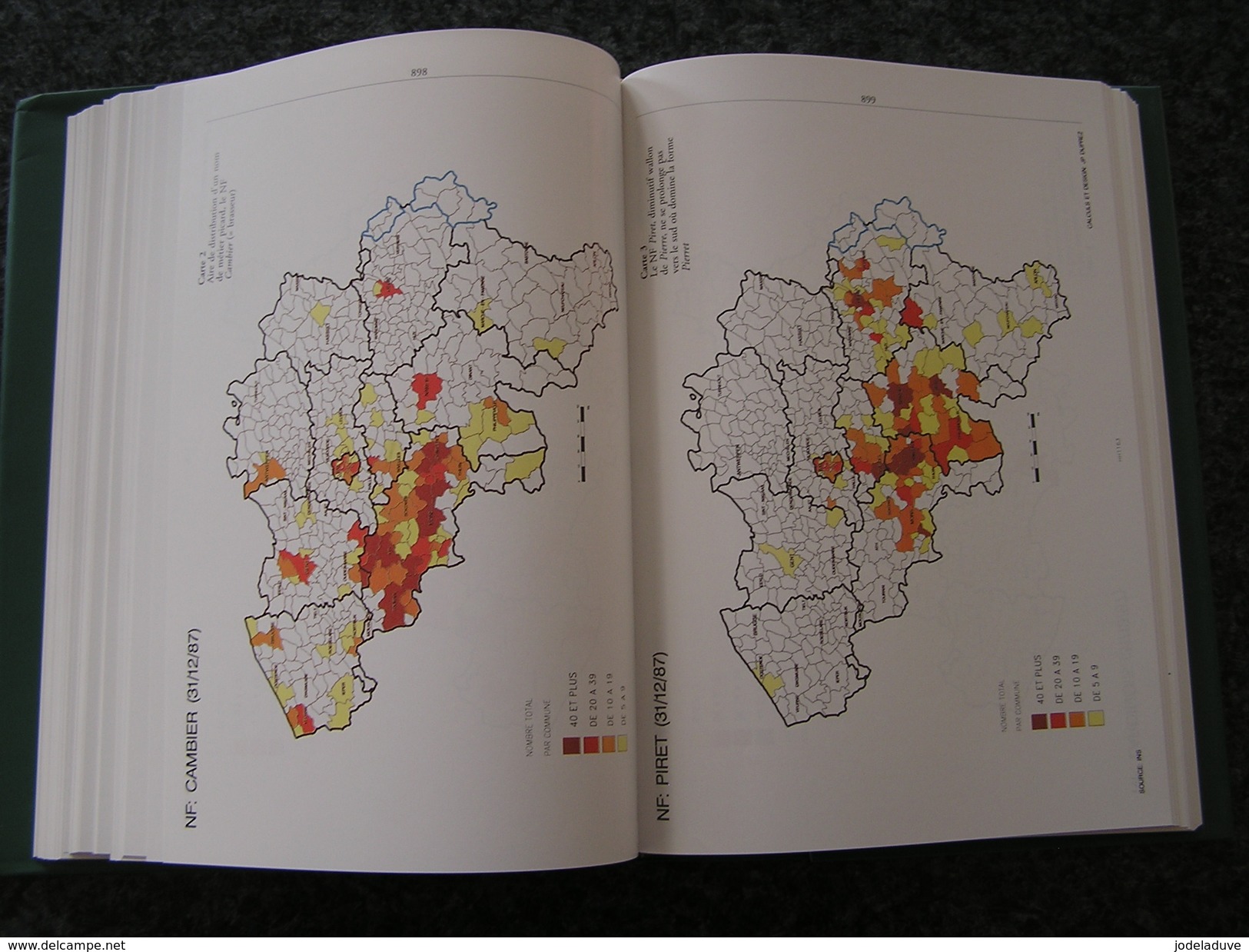 DICTIONNAIRE DES NOMS DE FAMILLE EN BELGIQUE ROMANE ET DANS LES REGIONS LIMITROPHES J Herbillon 2 tomes