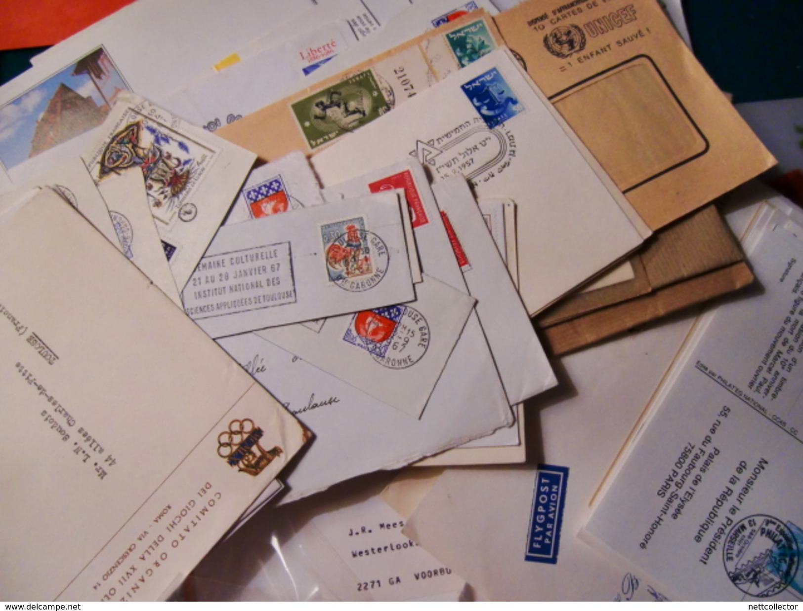 + 750 LETTRES FRANCE / EUROPE & MONDE / CPA / FDC ... DANS UN GROS CARTON