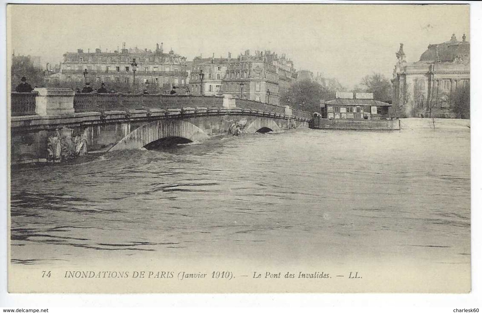 CPA Paris Animée # 74 Inondations De Janvier 1910 Le Pont Des Invalides - Inondations De 1910