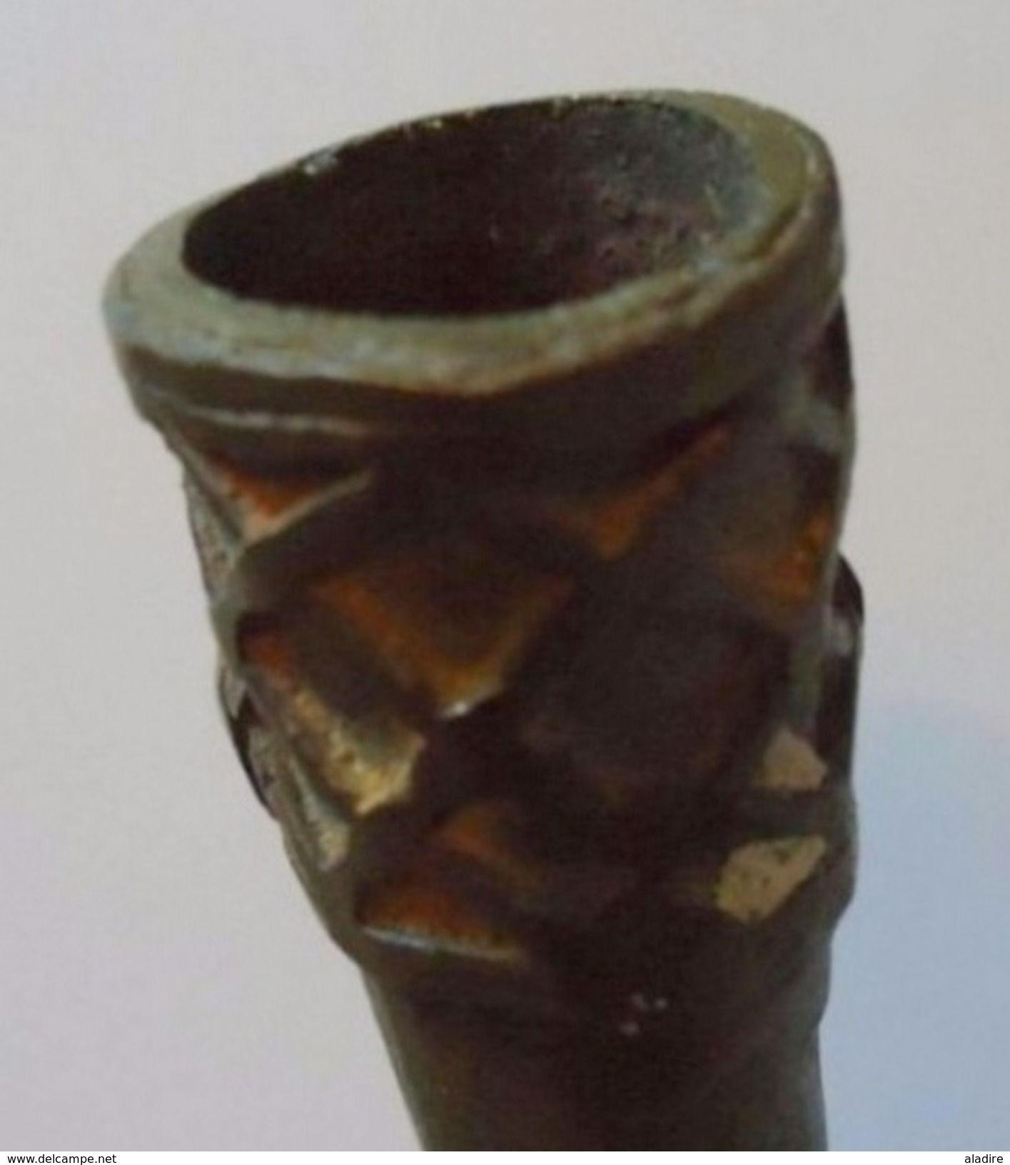 Flûte En Bronze - Cire Perdue - Mali - Afrique De L' Ouest - Hauteur : 21,5 Cm, Diamètre Maximum : 2,5 Cm, XXe Siècle - Art Africain