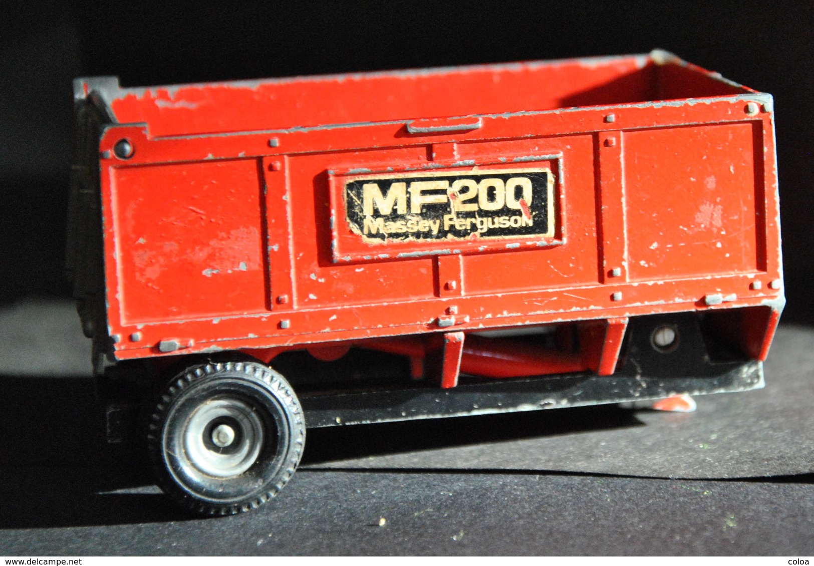 Remorque  Métal Massey Fergusson MF200 1973 - Scale 1:32