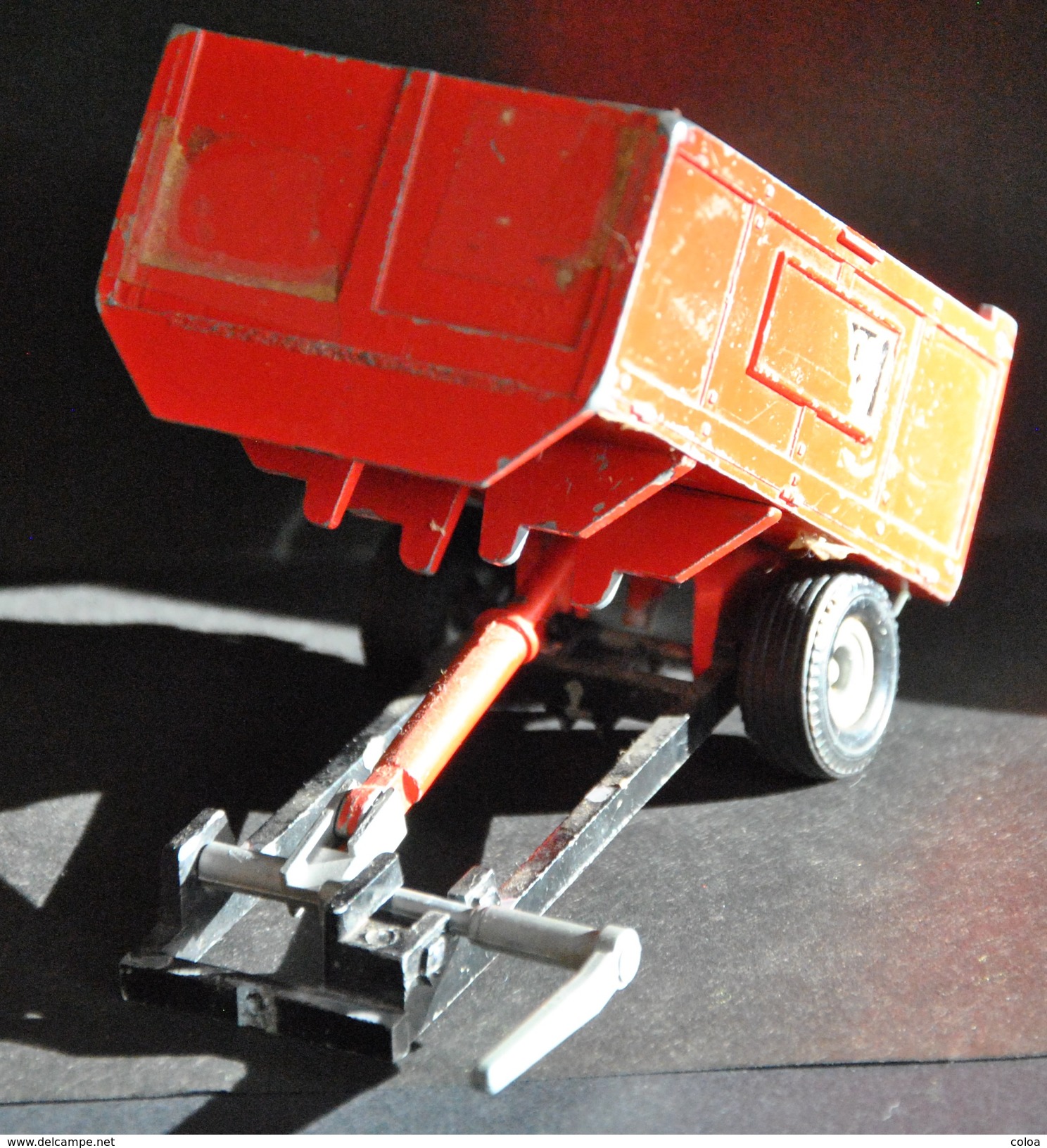 Remorque  Métal Massey Fergusson MF200 1973 - Scale 1:32