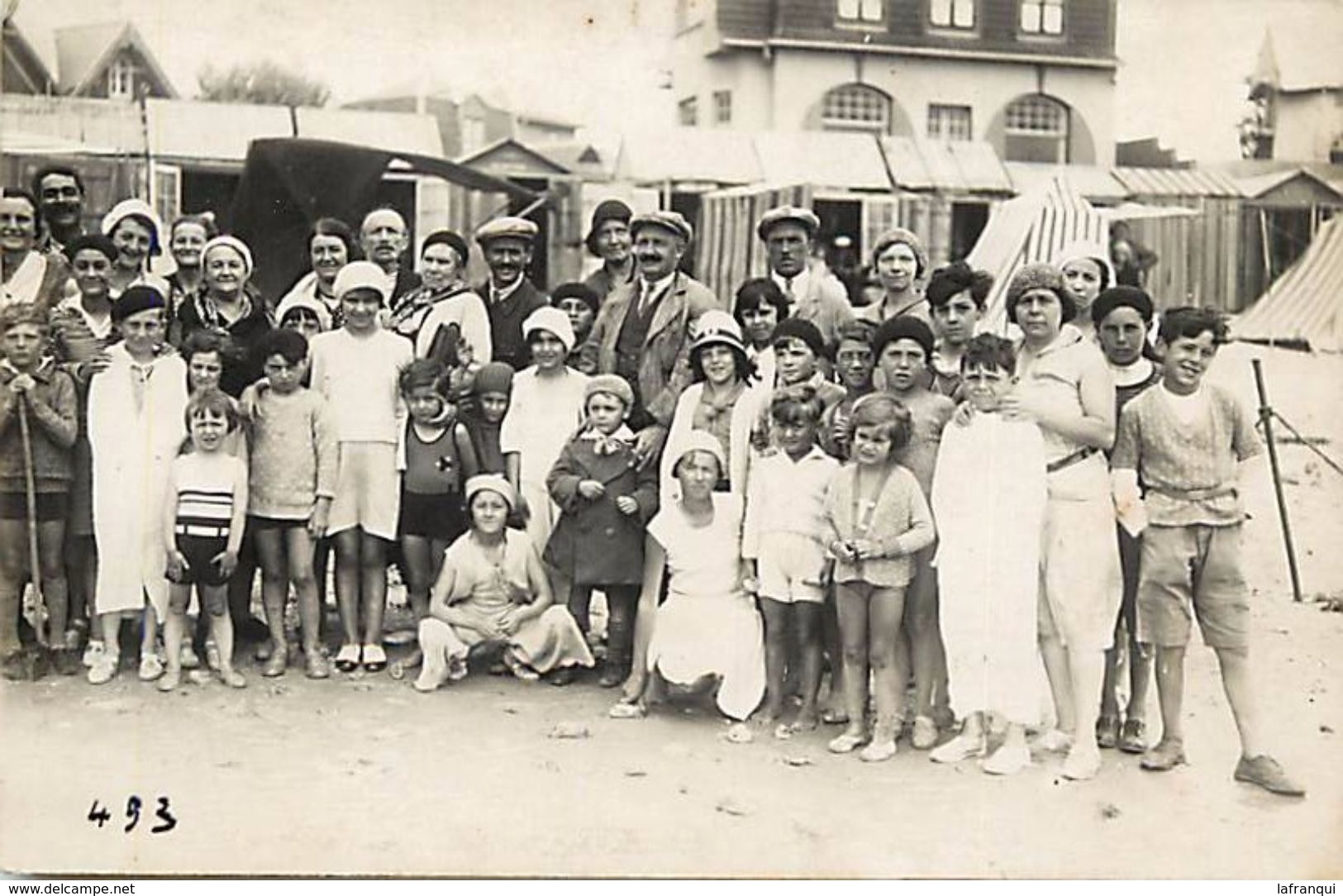 -ref V511- Carte Photo Non Située A Identifier -plage Bord De Mer -groupe De Personnes - Carte Photo Bon Etat  - - A Identifier