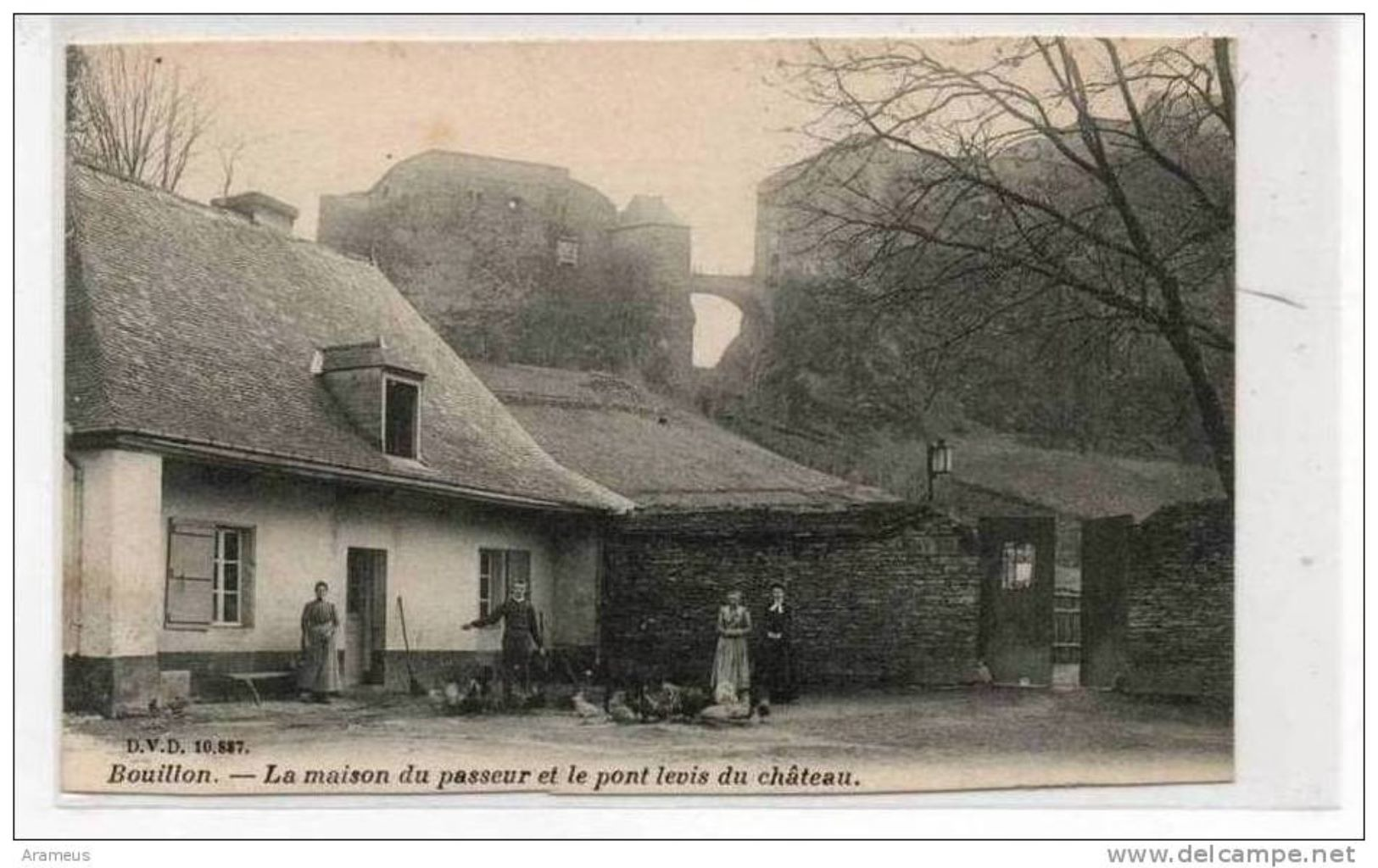 BOUILLON   La Maison Du Passeur Et Le Pont Levis Du Chateau - Bouillon