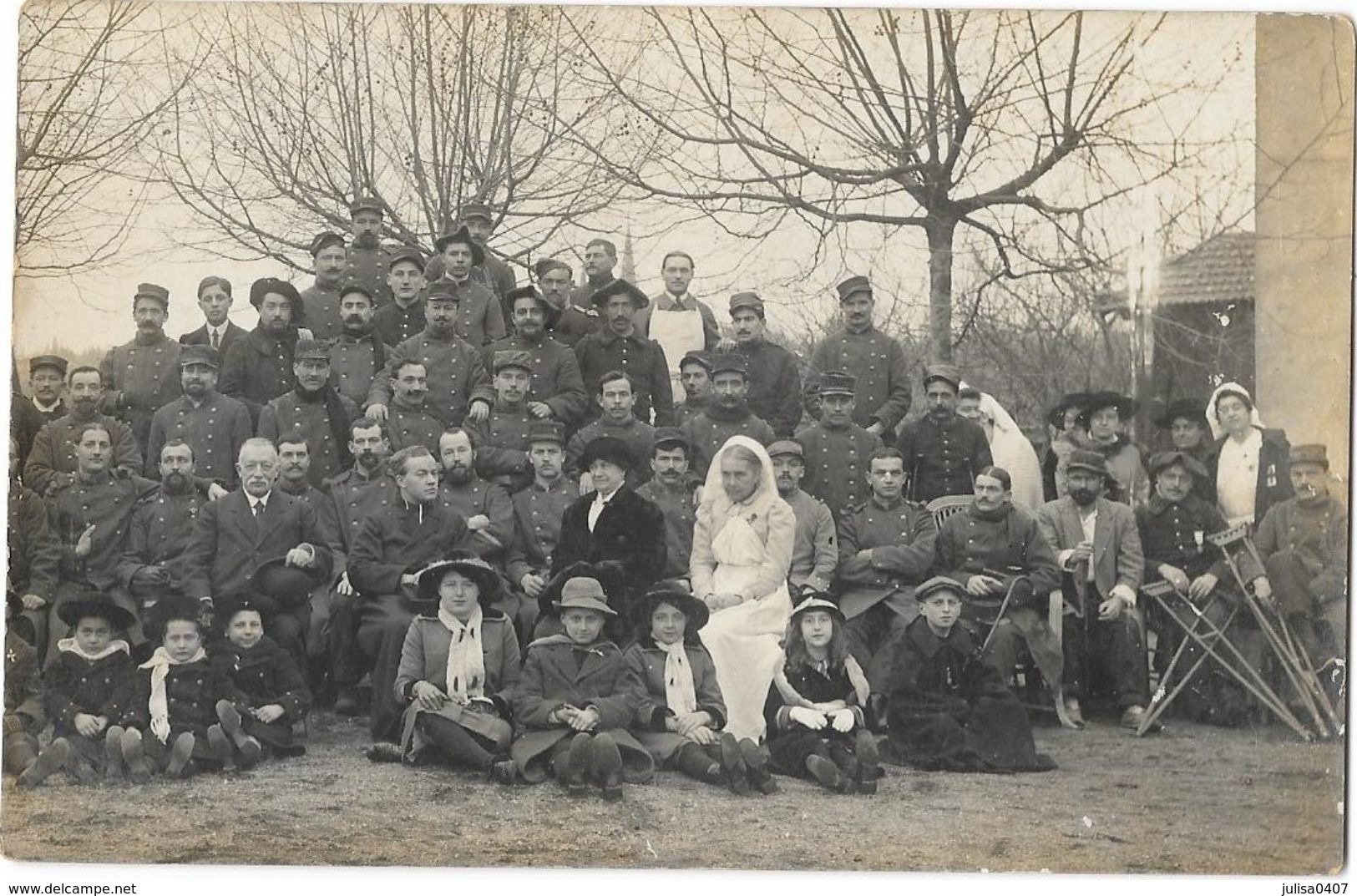 GUERRE 1914-18 Carte Photo  Hopital Militaire Infirmières Blessés Enfants A SITUER - War 1914-18