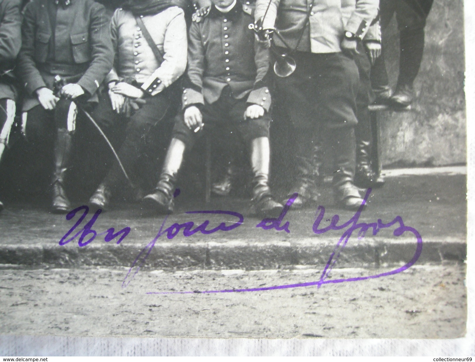 CARTE POSTALE SOUVENIR CAMPAGNE 1914-1915 GROUPE DE DRAGONS / CAVALIERS / CHASSEURS POILU FRANCAIS - Guerre 1914-18