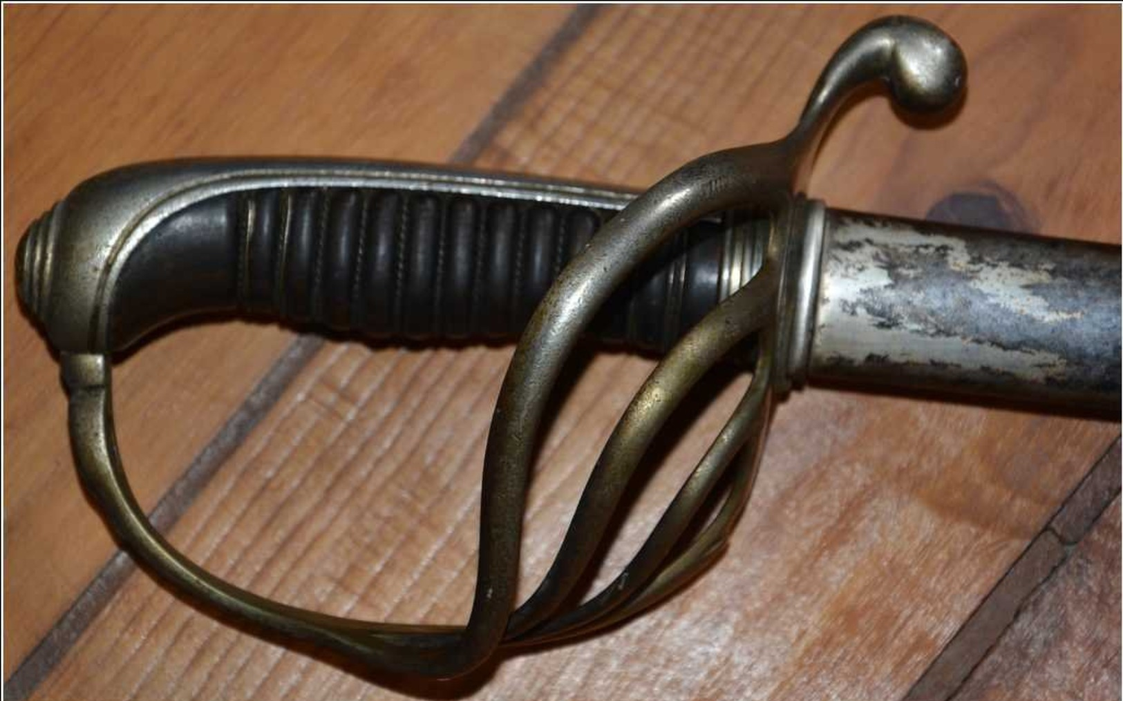 Sabre D'infanterie Modele 1882 Tres Bon état, Dans Son Jus - Knives/Swords